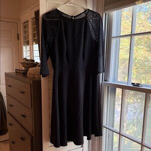 Maggie London Elegant Black Lace Sleeve Dress